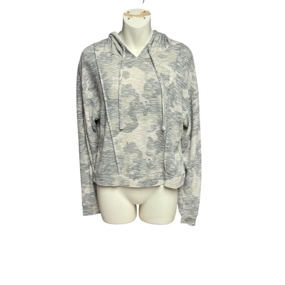 SO size medium Women's Green Camo Hoodie Sweater